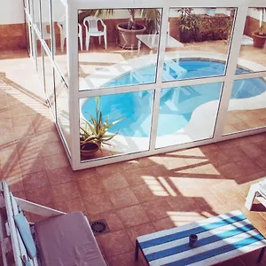 https://aloe-vera-shared-house.adeje-hotels.com